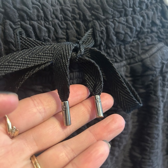 Lululemon Rippled Super-High-Rise Short 5" in Black ~ size 4 - Picture 5 of 8